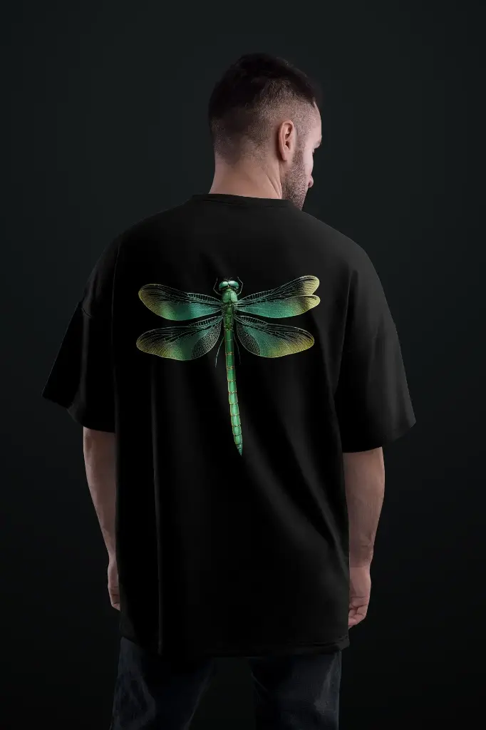 Oversized T-Shirt: Dragonfly