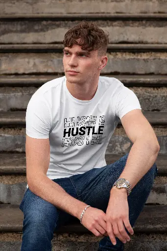Regular T-Shirt: Hustle